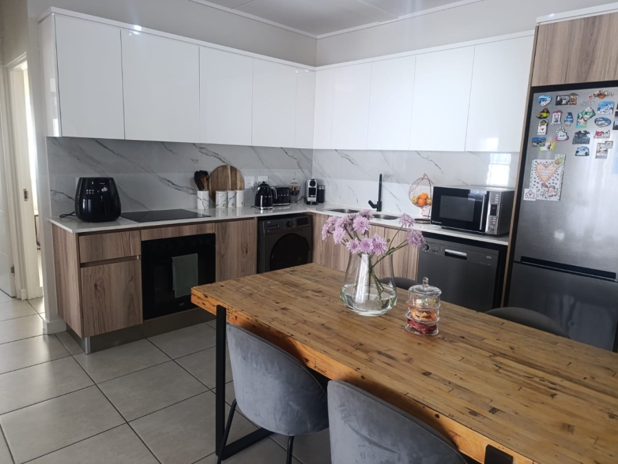 2 Bedroom Property for Sale in Sandown Western Cape